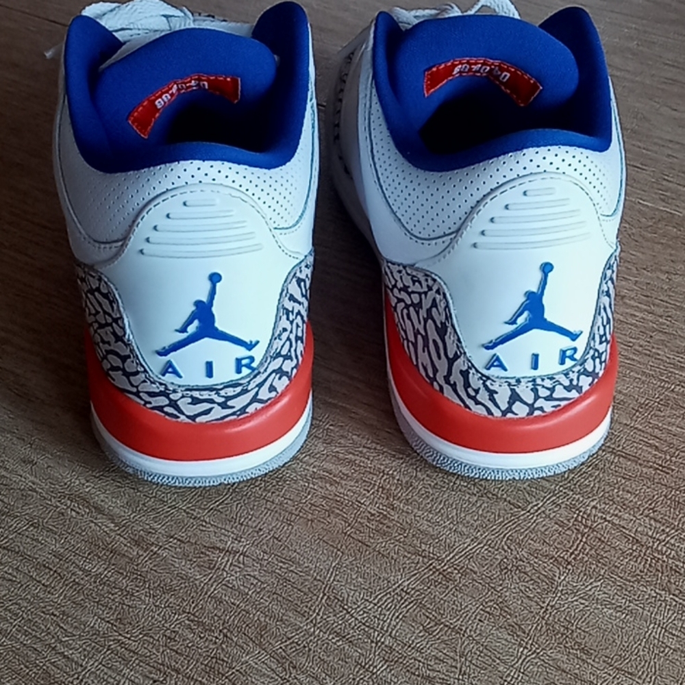 Big boys Nike air  Jordan 3 retro sneakers - Picture 3 of 6